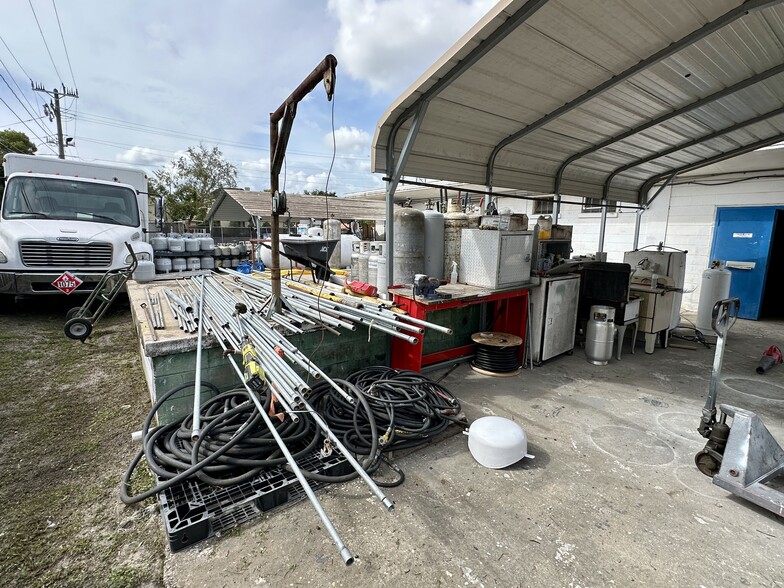 More Photos Of 414 W 9th St, Sanford Office For Sale