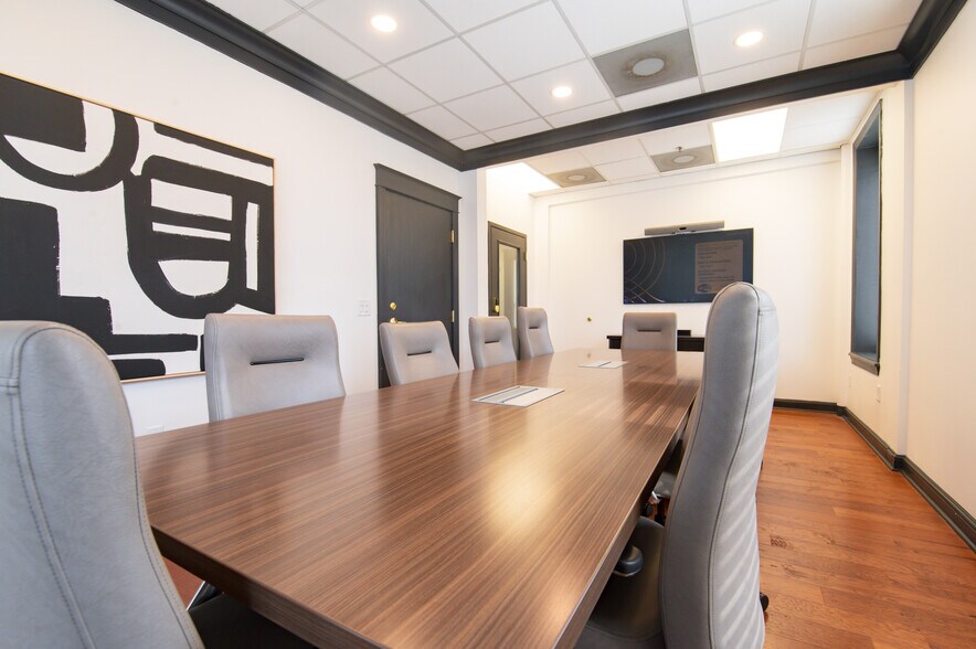 More Photos Of 442 W Kennedy Blvd, Tampa Office For Lease