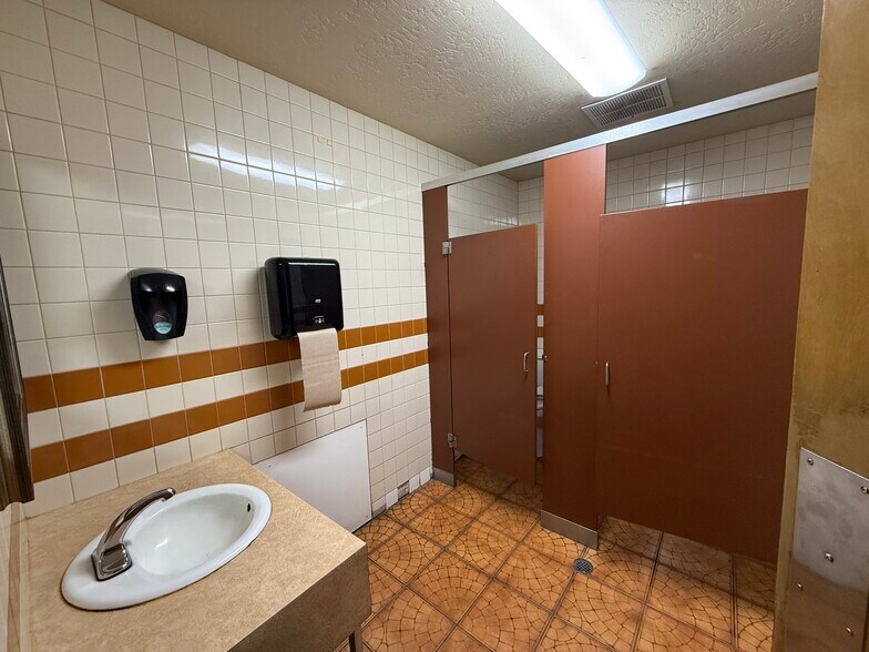 More Photos Of 35493 Kalifornsky Beach Rd, Soldotna Specialty For Sale