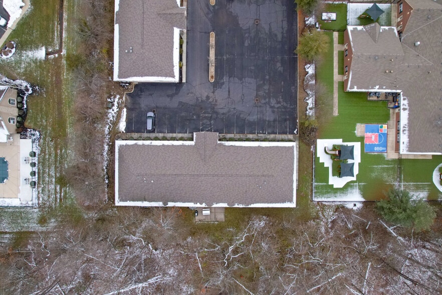 More Photos Of 9155 Governors Way, Cincinnati Office For Sale