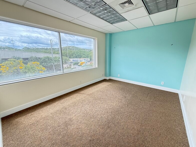 More Photos Of 99-870 Iwaena St, Aiea Warehouse For Lease