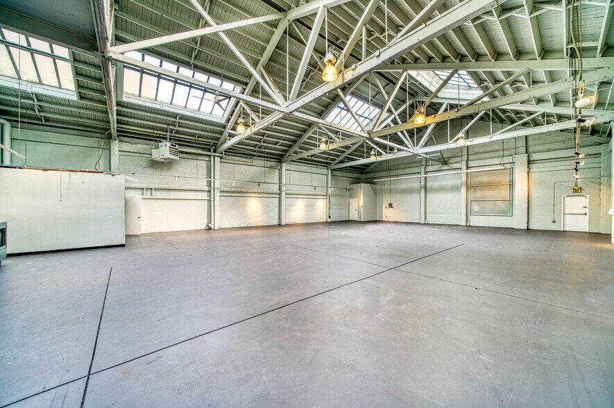 More Photos Of 123 S Van Ness Ave, San Francisco Storefront For Lease