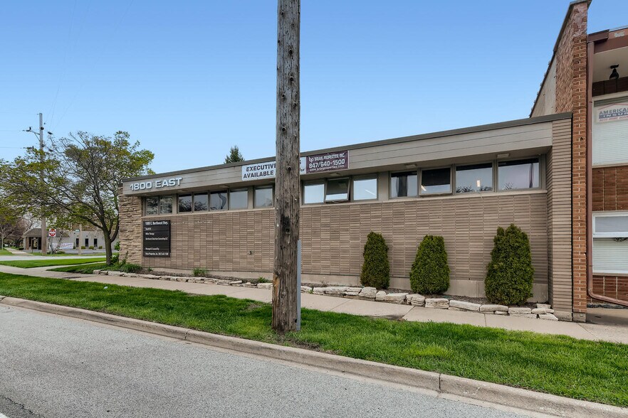More Photos Of 1800 E Northwest Hwy, Arlington Heights Office For Lease