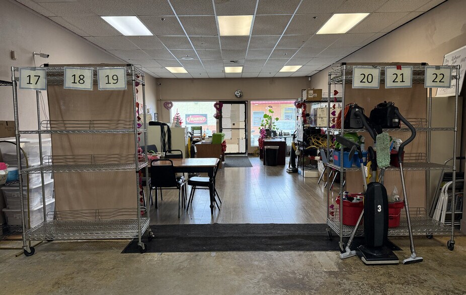 More Photos Of 10909 Portland Ave E, Tacoma Freestanding For Lease