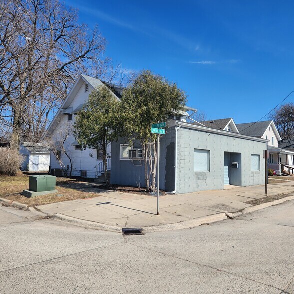 More Photos Of 1110 W Oakland Ave, Austin Apartments For Sale