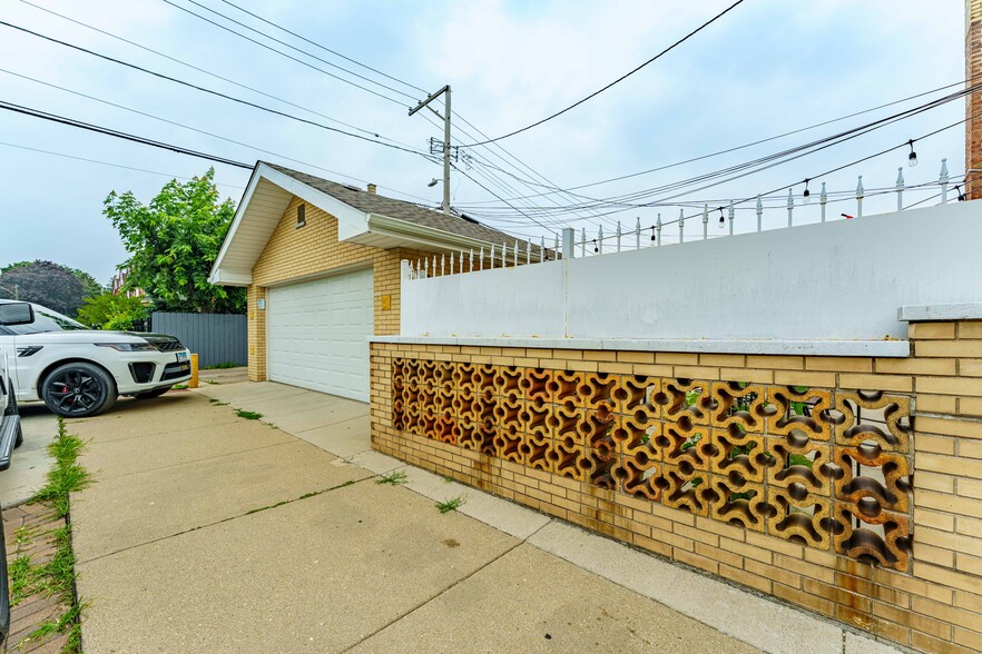 More Photos Of 2724 W 51st St, Chicago Storefront Retail Residential For Sale