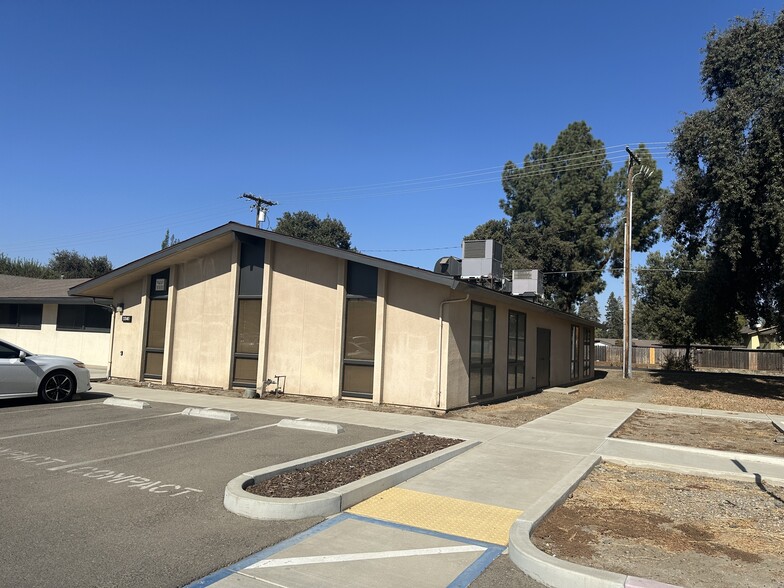 Primary Photo Of 3340 W Mineral King Ave, Visalia Office For Lease