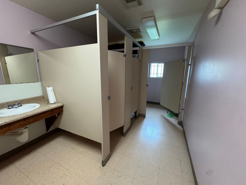 More Photos Of 2428 Wavell St, Houston Religious Facility For Sale