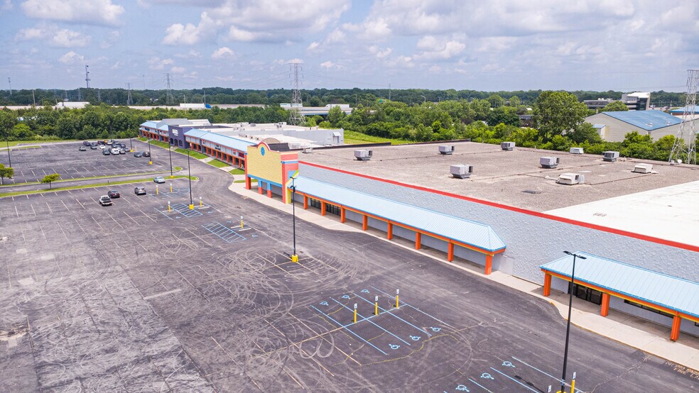 More Photos Of 3643-3749 Commercial Dr, Indianapolis Unknown For Lease