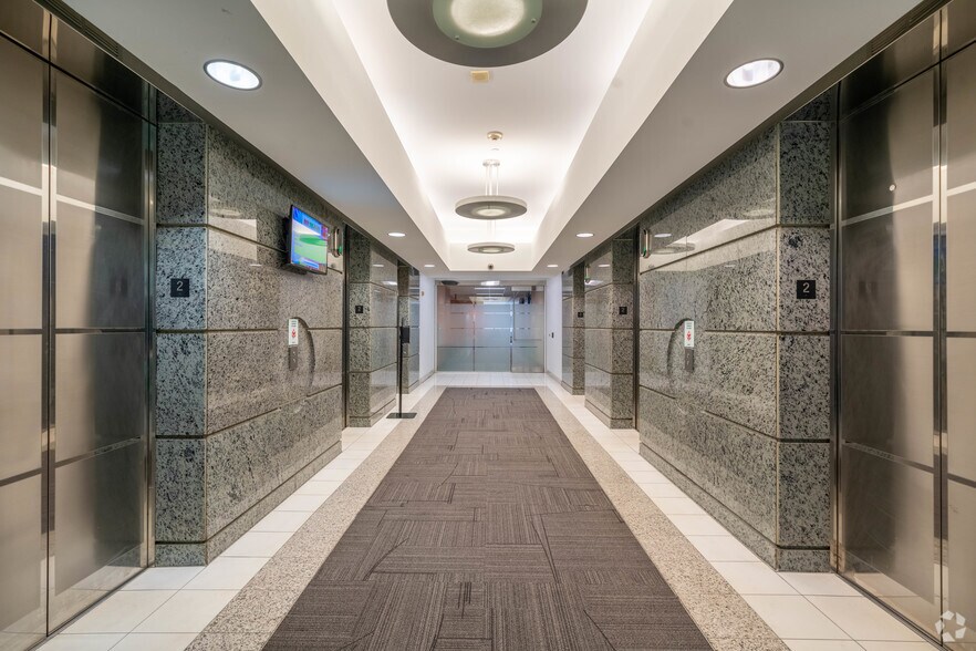 More Photos Of 900 S 2nd Ave, Minneapolis Office For Lease