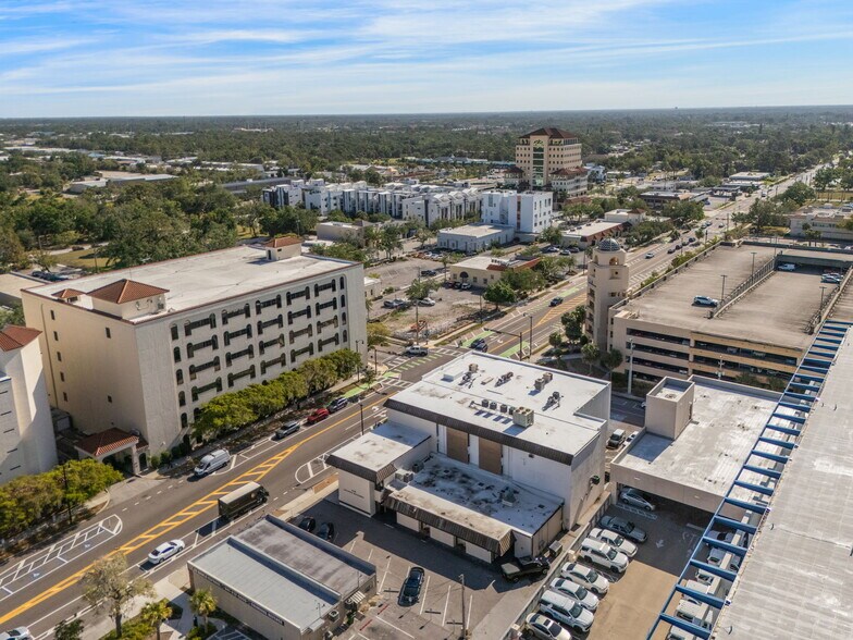 More Photos Of 2070-2074 Ringling Blvd, Sarasota Storefront Retail Office For Lease