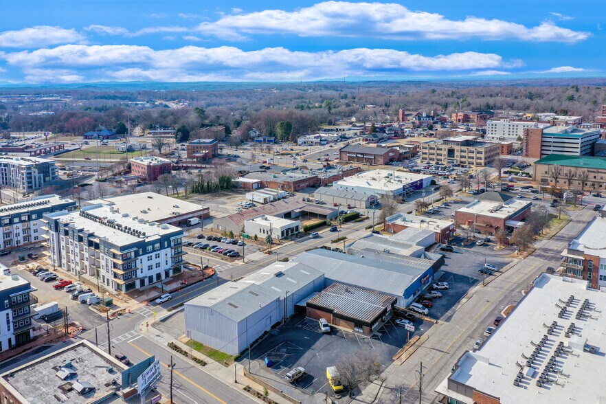 More Photos Of 523-525 SW Main St, Gainesville Storefront For Sale