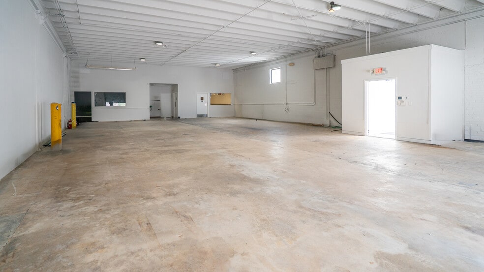 More Photos Of 12210-12230 NE 13th Ct, North Miami Light Manufacturing For Lease