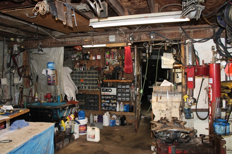 More Photos Of 1394 Joyce Ave, Columbus Flex For Sale