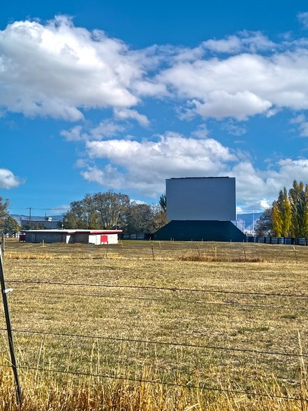 More Photos Of 404 20th St, La Grande Land For Sale