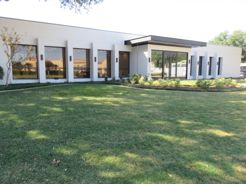 Primary Photo Of 4541 S Bellaire Dr, Fort Worth Office For Lease