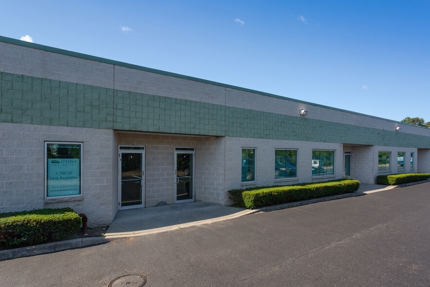 More Photos Of 850 Lincoln Ave, Bohemia Warehouse For Lease