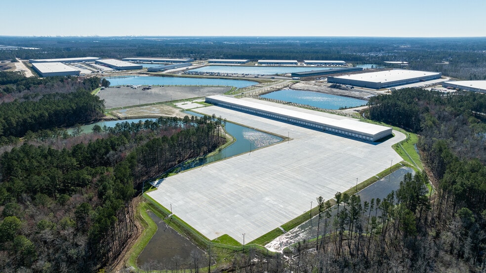 More Photos Of 421 Morgan Lakes Industrial blvd, Pooler Truck Terminal For Lease