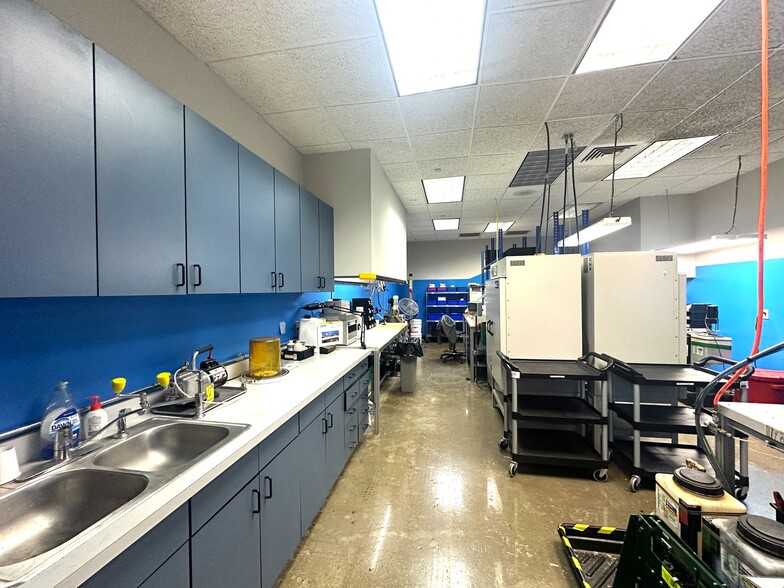 More Photos Of 1875 Founders Dr, Dayton Warehouse For Sale