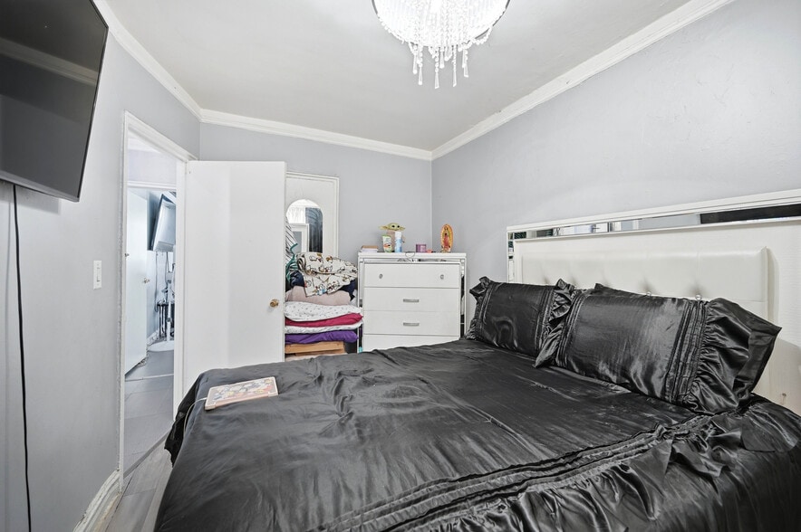 More Photos Of 2310 Creston Ave, Bronx Apartments For Sale
