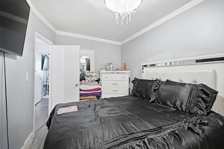 More Photos Of 2310 Creston Ave, Bronx Apartments For Sale