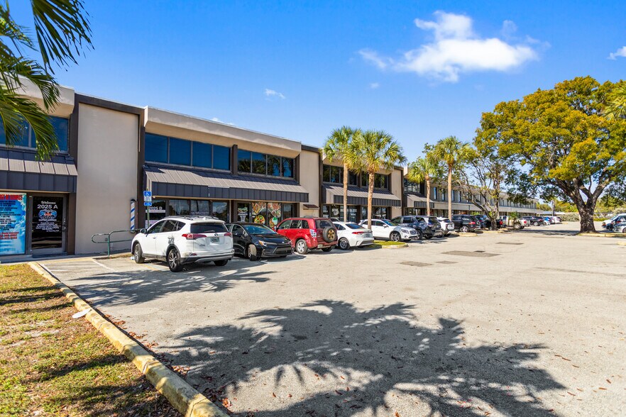 More Photos Of 2025 N Dixie Hwy, Pompano Beach Storefront Retail Office For Sale