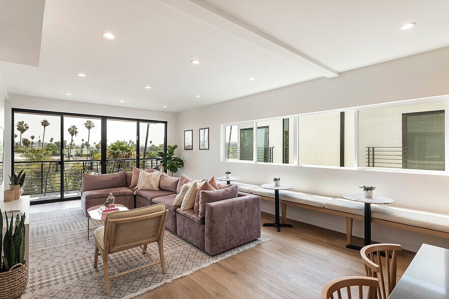 More Photos Of 811 N Harvard Blvd, Los Angeles Multifamily For Sale