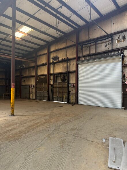 More Photos Of 3335 35th Ave N, Birmingham Manufacturing For Lease