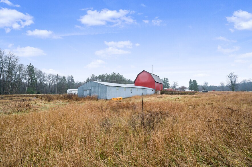 More Photos Of 11406 E 8th St, Reed City Office For Sale