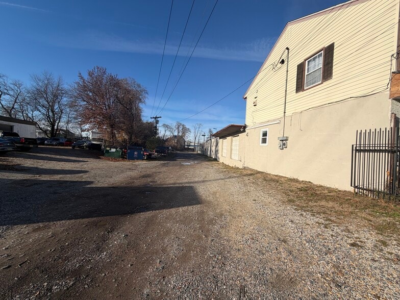 More Photos Of 69 Saint Mihiel Dr, Riverside Warehouse For Sale