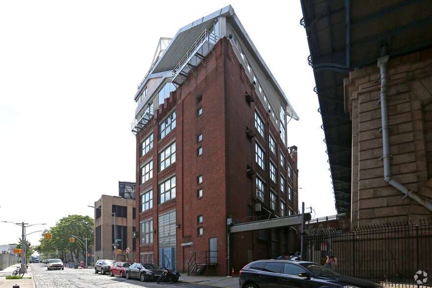 More Photos Of 110 York St, Brooklyn Office For Lease