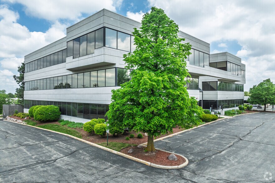 More Photos Of 500 Remington Rd, Schaumburg Office For Lease