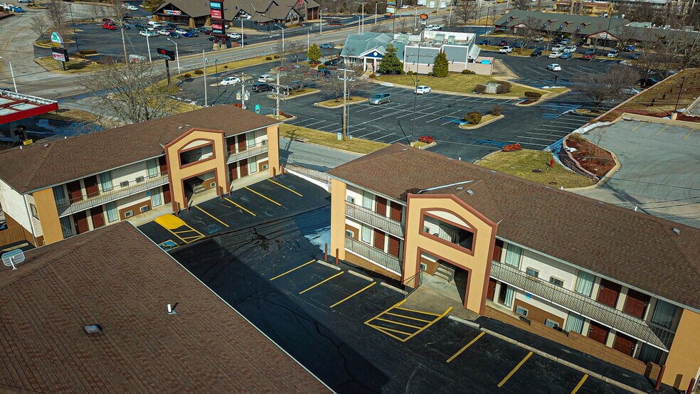 More Photos Of 3601 Shepherd of the Hills Expy, Branson Hotel For Sale