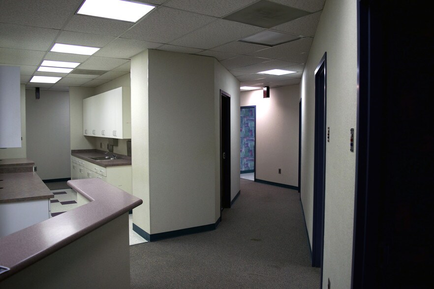 More Photos Of 601 Professional Dr, Lawrenceville Medical For Lease