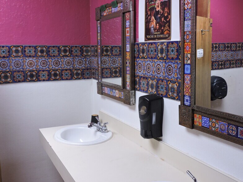 More Photos Of 2828 Southmore Ave, Pasadena Restaurant For Lease