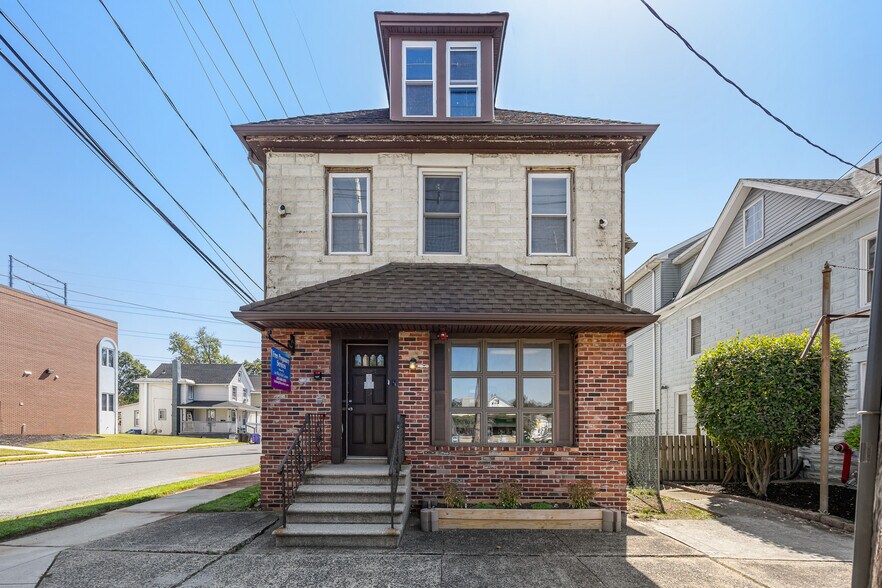 Primary Photo Of 688 N Broad St, Woodbury Office For Lease