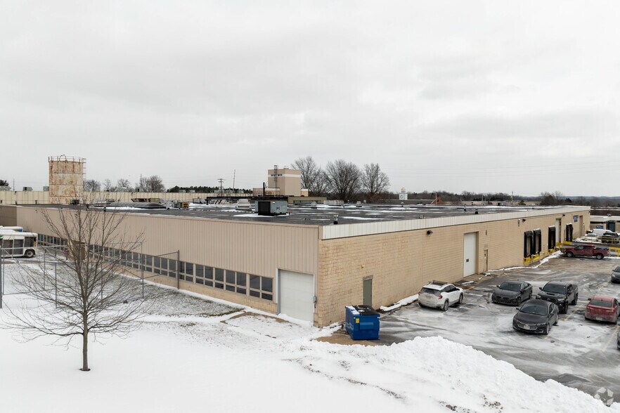 More Photos Of 8400 Darrow Rd, Twinsburg Manufacturing For Lease