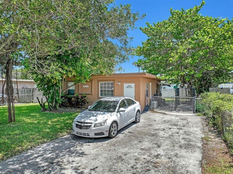 More Photos Of , Pompano Beach Flex For Sale