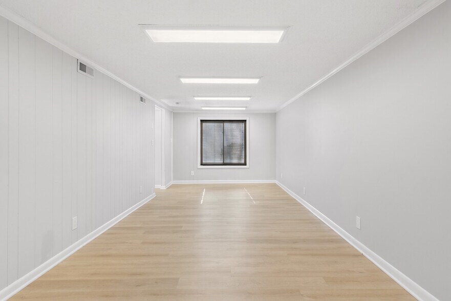 More Photos Of 130 Emmitt Ave, Madison Office Residential For Sale