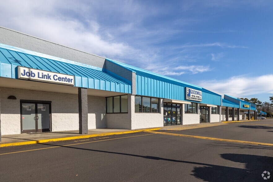 More Photos Of 3302-3338 Highway 17 S, North Myrtle Beach Storefront For Lease