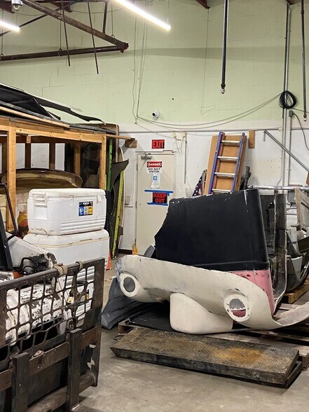 More Photos Of 1816 57th St, Sarasota Warehouse For Sale