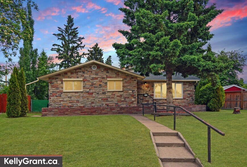 More Photos Of 9657 68A St NW, Edmonton Multifamily For Sale