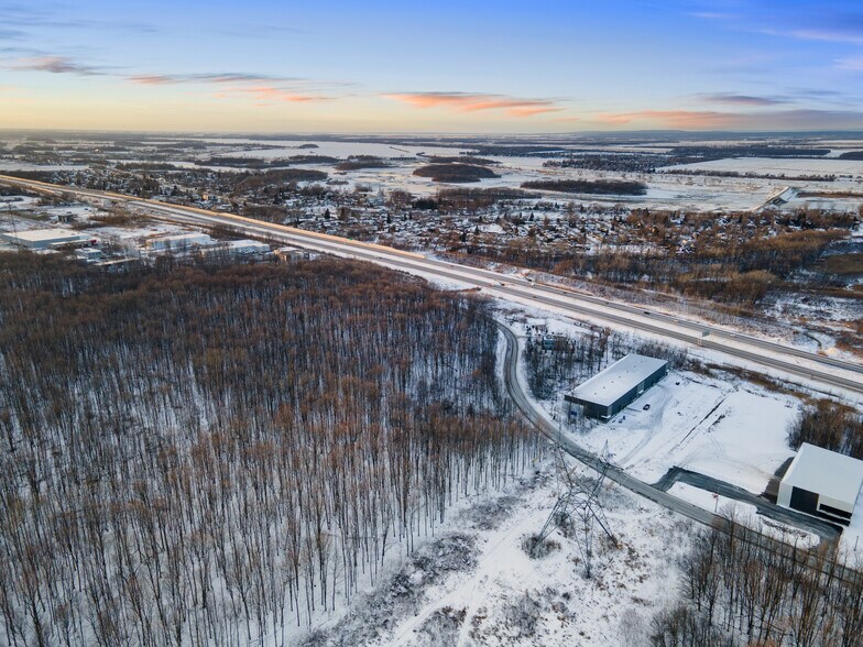 More Photos Of Av Pierre-Dansereau, Salaberry-de-valleyfield Warehouse For Lease