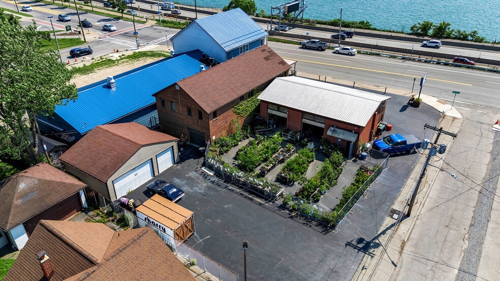 More Photos Of 2809 River Rd, Buffalo Flex For Sale