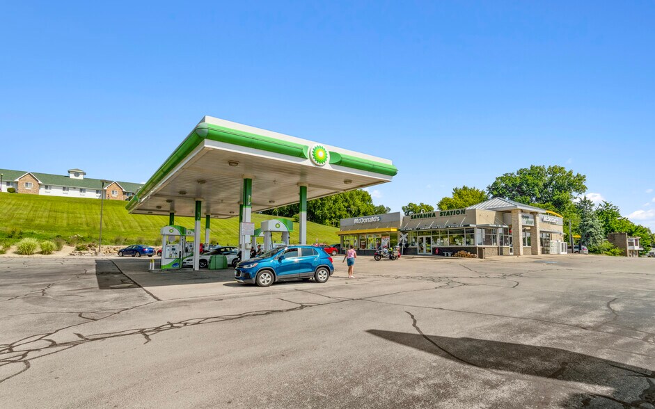 Primary Photo Of 1230 Chicago Ave, Savanna Service Station For Sale