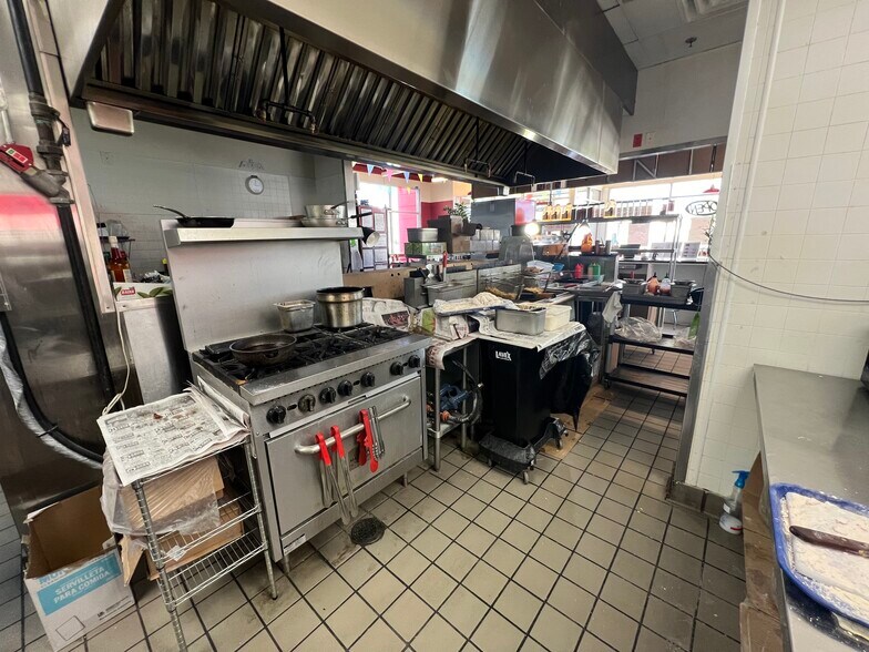 More Photos Of 7205 S Broadway Ave, Tyler Fast Food For Lease