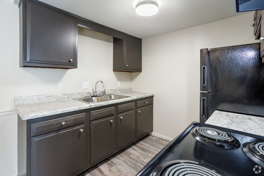 More Photos Of 2822-2846 Eldora Dr, Toledo Apartments For Sale