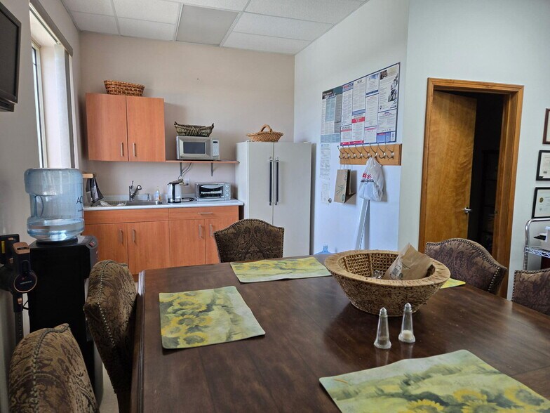 More Photos Of 900 Parker Pl, Schererville Office For Sale