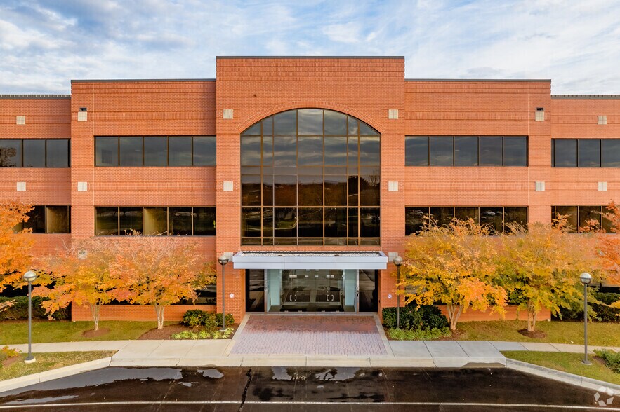 More Photos Of 21575 Ridgetop Cir, Sterling Office For Lease