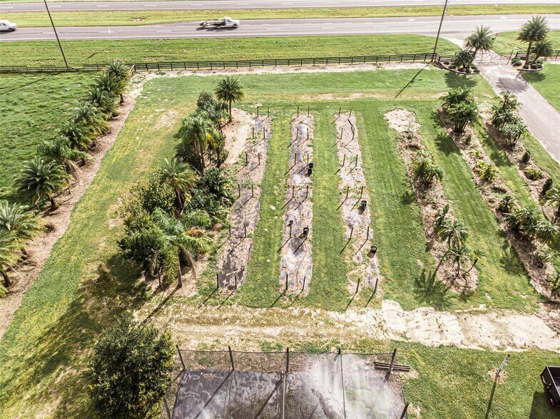 More Photos Of 13494 N US Highway 301, Oxford Industrial For Sale